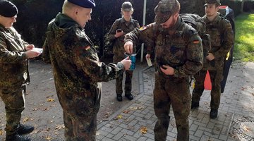 Oberst Lenz sammelt für den Volksbund